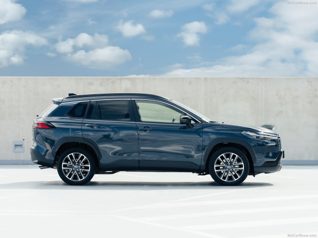 Toyota Corolla Cross фото