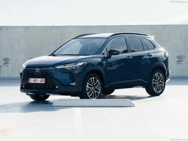 Toyota Corolla Cross фото
