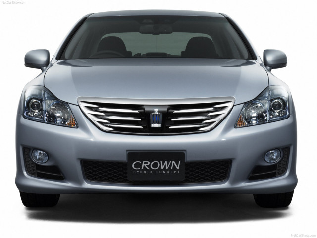 Toyota Crown Hybrid фото