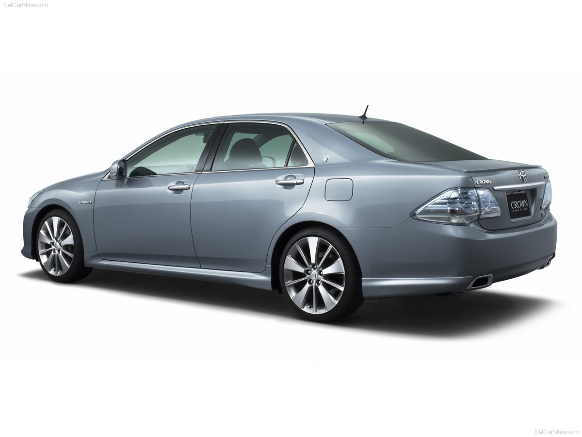 Toyota Crown Hybrid фото 48282