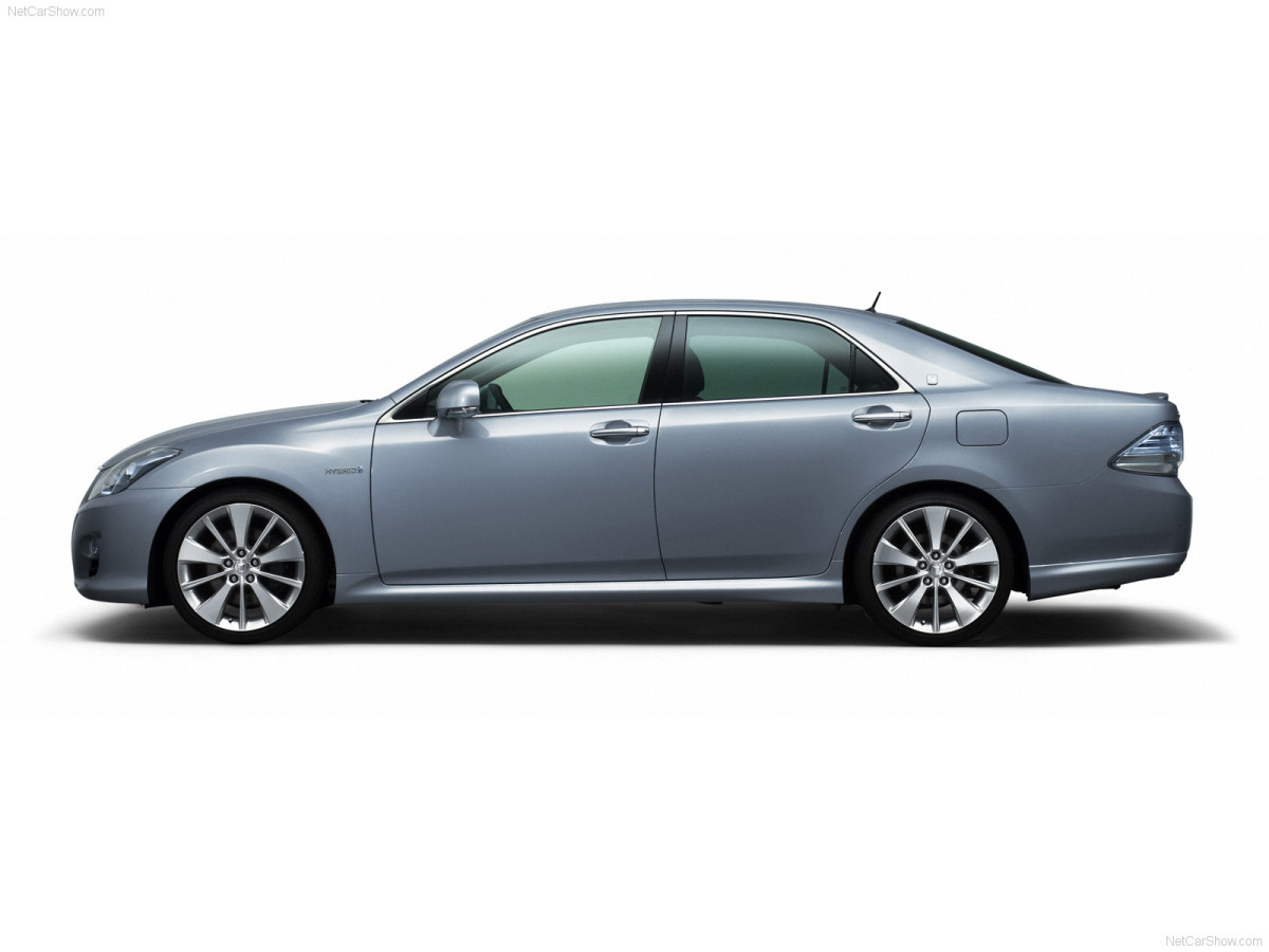 Toyota Crown Hybrid фото 48283