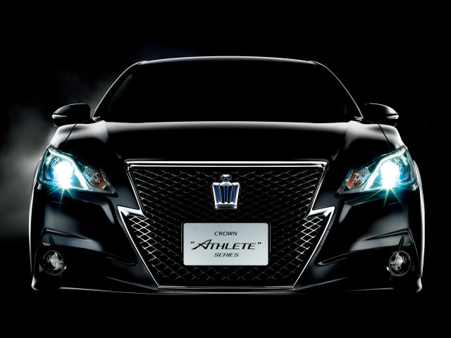 Toyota Crown фото