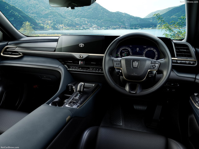 Toyota Crown фото