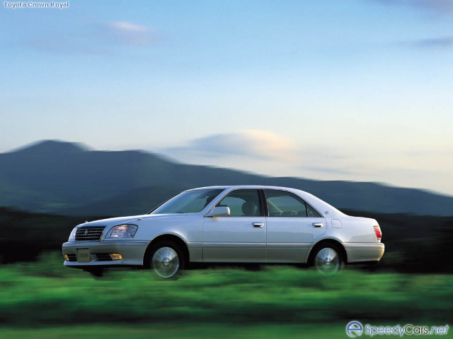 Toyota Crown фото