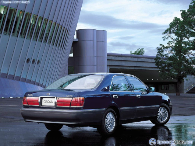 Toyota Crown фото
