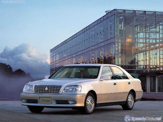 Toyota Crown фото