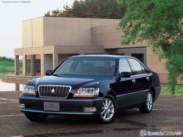 Toyota Crown фото