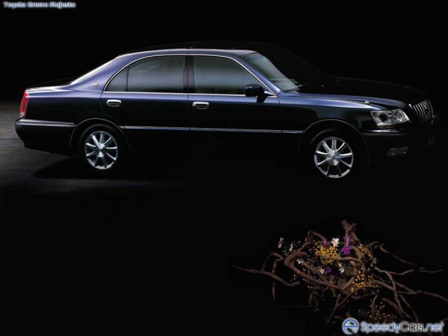 Toyota Crown фото