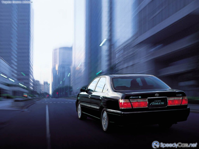 Toyota Crown фото