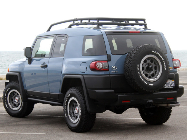 Toyota FJ Cruiser фото