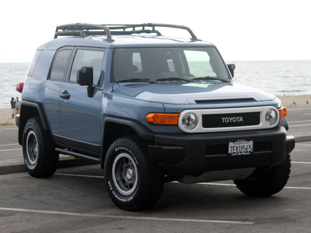 Toyota FJ Cruiser фото