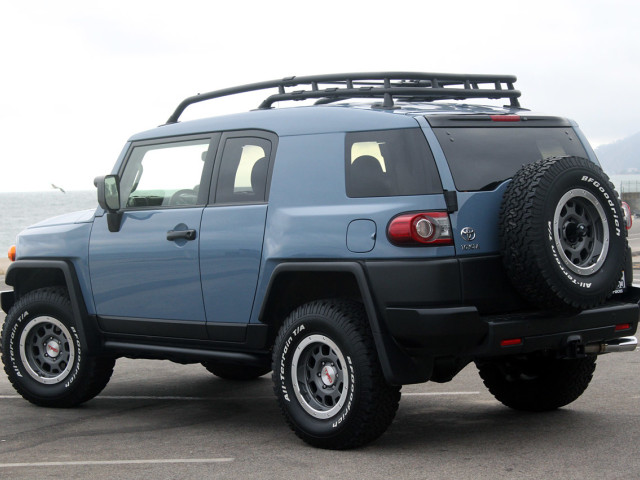 Toyota FJ Cruiser фото