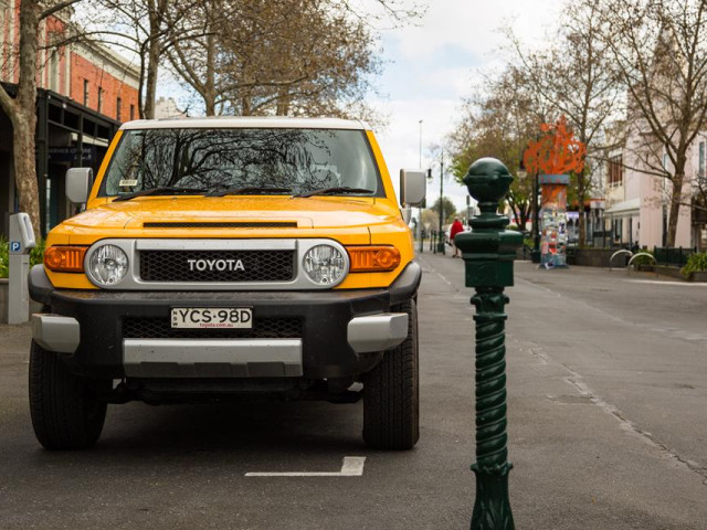 Toyota FJ Cruiser фото