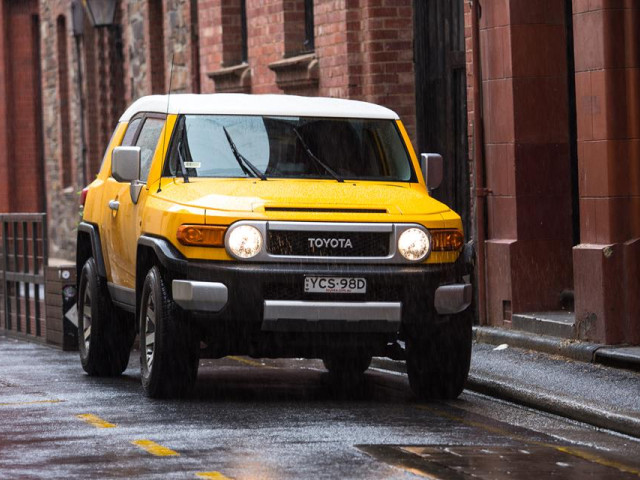 Toyota FJ Cruiser фото