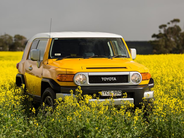 Toyota FJ Cruiser фото