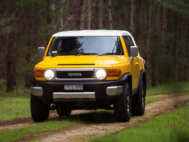 Toyota FJ Cruiser фото