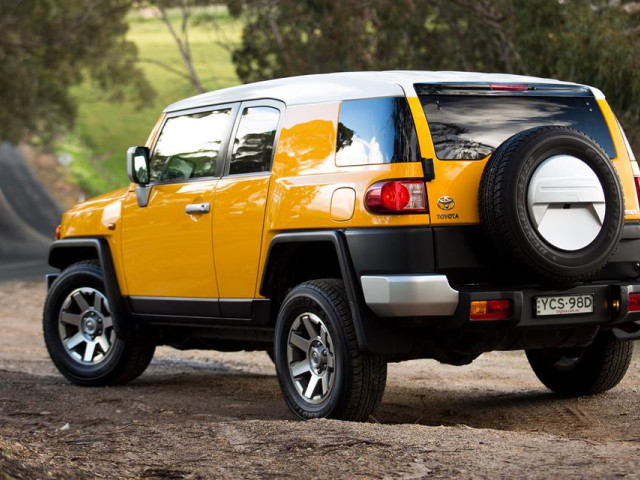 Toyota FJ Cruiser фото