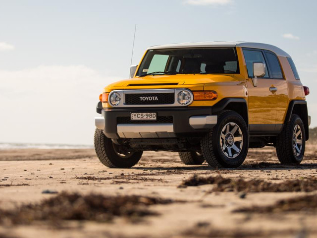 Toyota FJ Cruiser фото