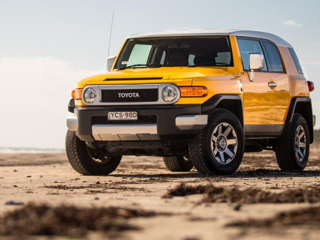 Toyota FJ Cruiser фото