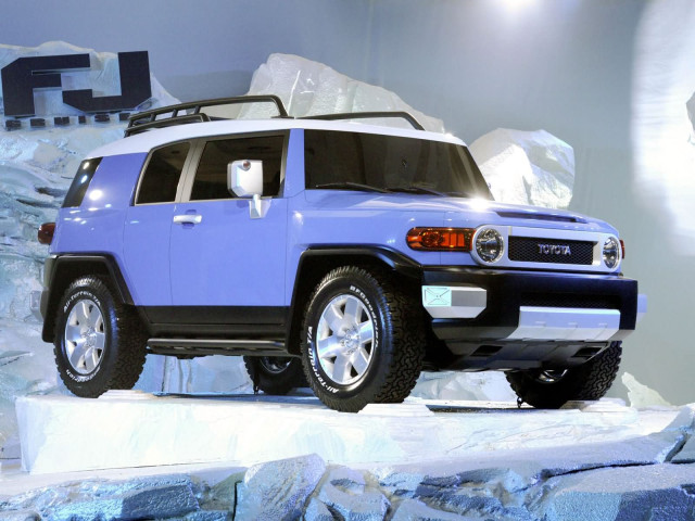 Toyota FJ Cruiser фото