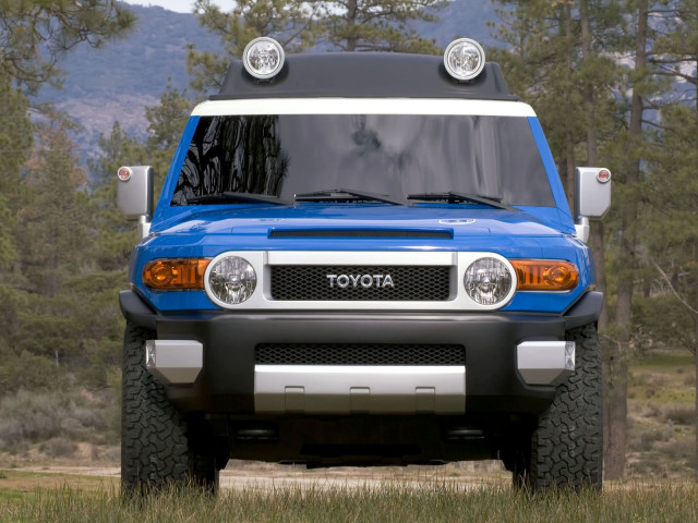 Toyota FJ Cruiser фото