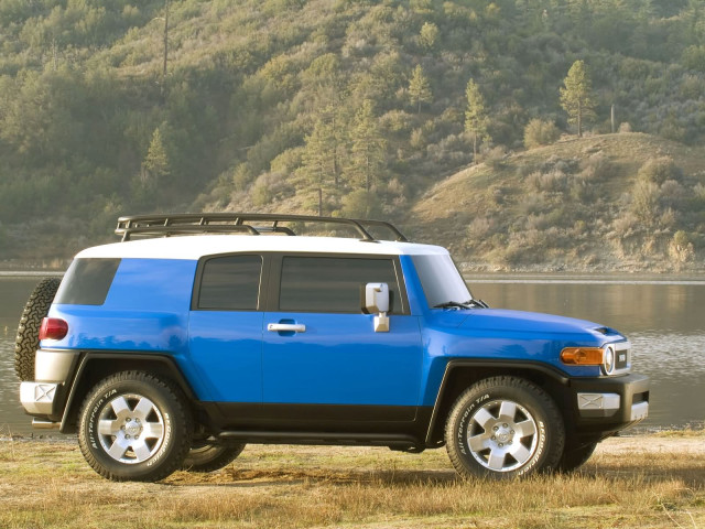 Toyota FJ Cruiser фото