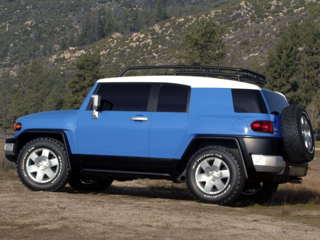 Toyota FJ Cruiser фото