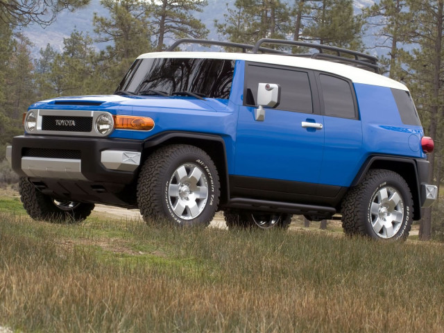 Toyota FJ Cruiser фото