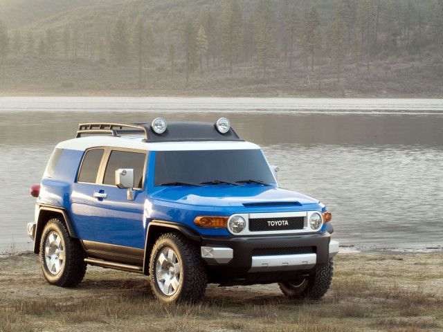 Toyota FJ Cruiser фото