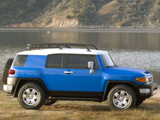 Toyota FJ Cruiser фото