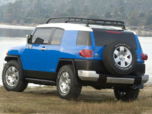 Toyota FJ Cruiser фото