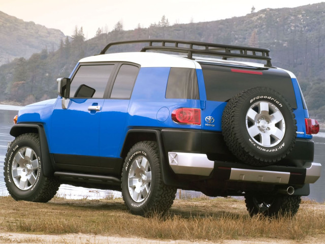 Toyota FJ Cruiser фото