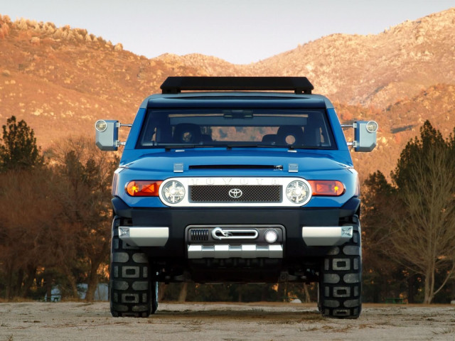 Toyota FJ Cruiser фото