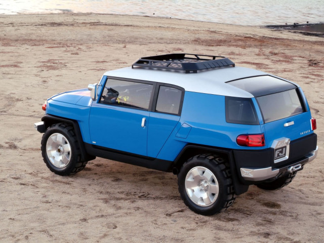 Toyota FJ Cruiser фото