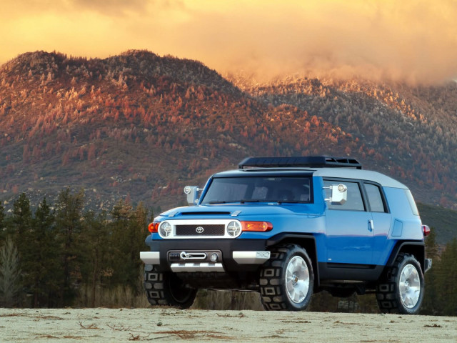 Toyota FJ Cruiser фото