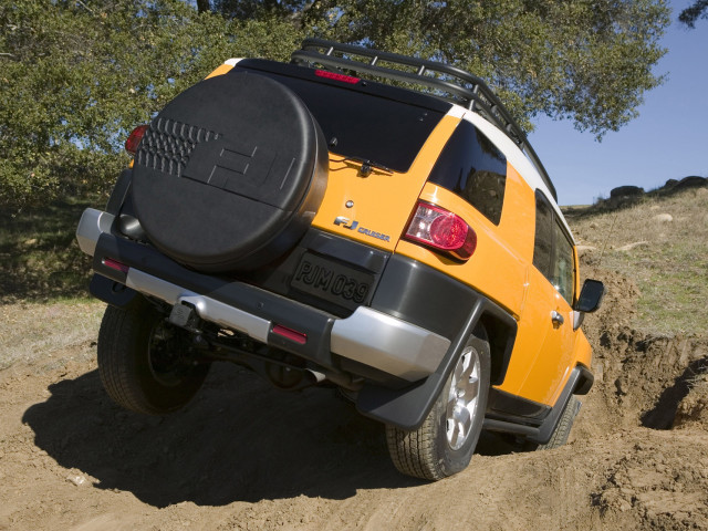 Toyota FJ Cruiser фото