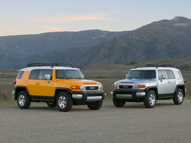 Toyota FJ Cruiser фото