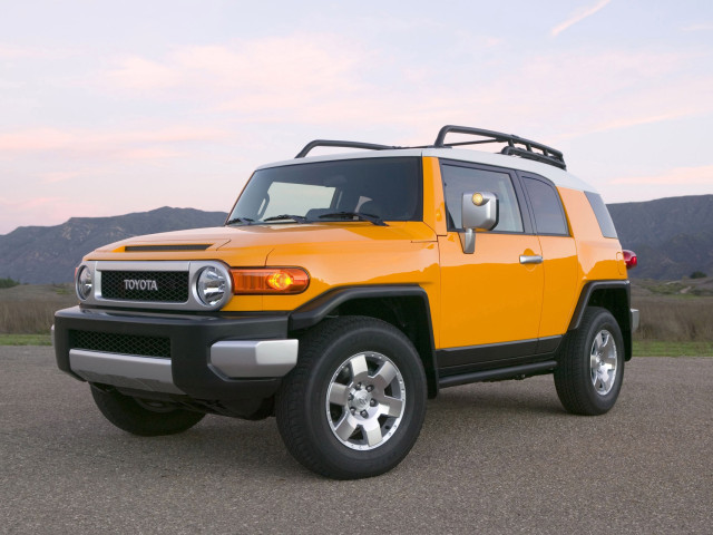 Toyota FJ Cruiser фото