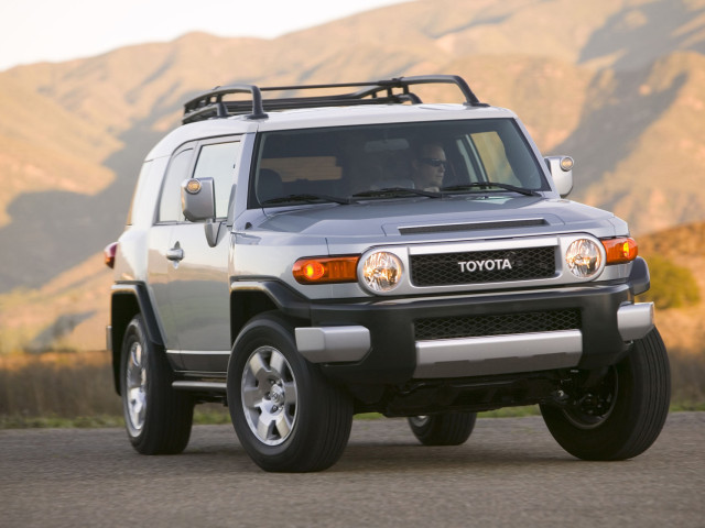 Toyota FJ Cruiser фото