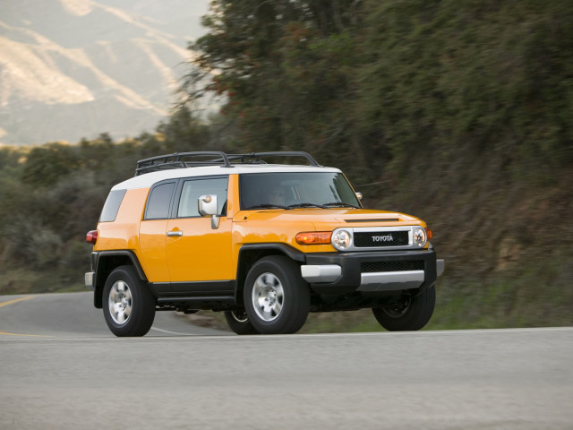 Toyota FJ Cruiser фото