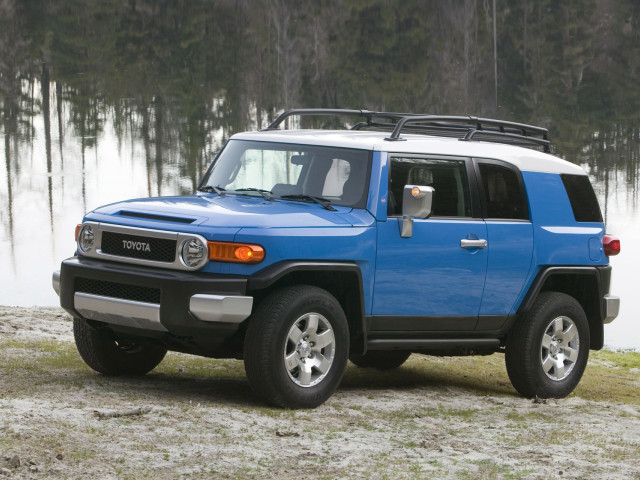 Toyota FJ Cruiser фото