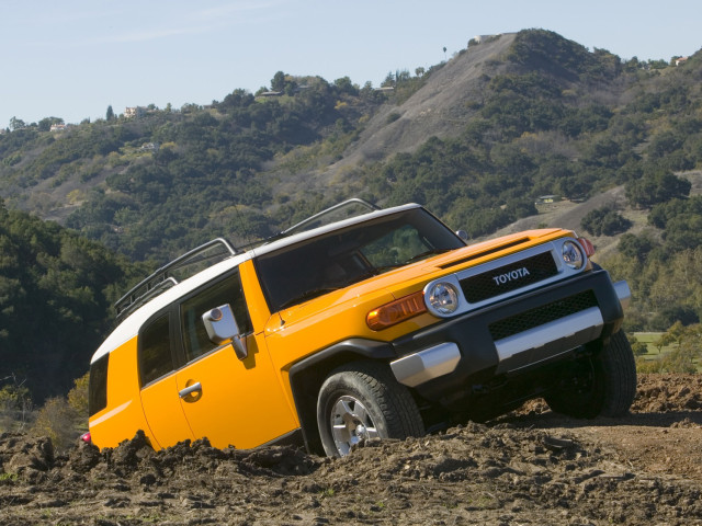 Toyota FJ Cruiser фото