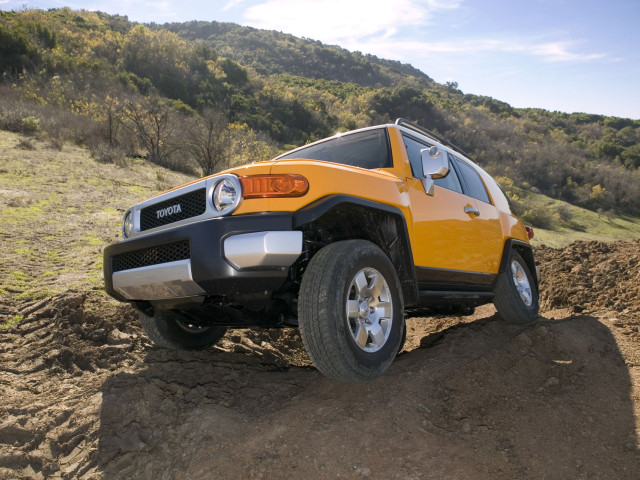 Toyota FJ Cruiser фото