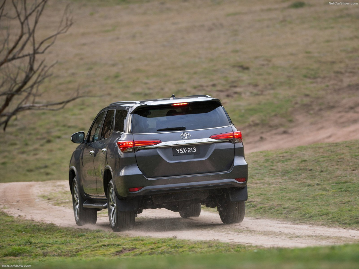 Toyota Fortuner фото #153340 Toyota Fortuner фото 153340