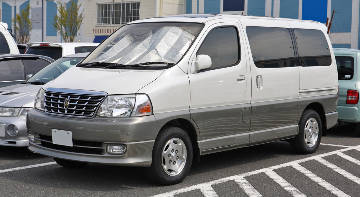 Toyota Grand Hiace фото 110048