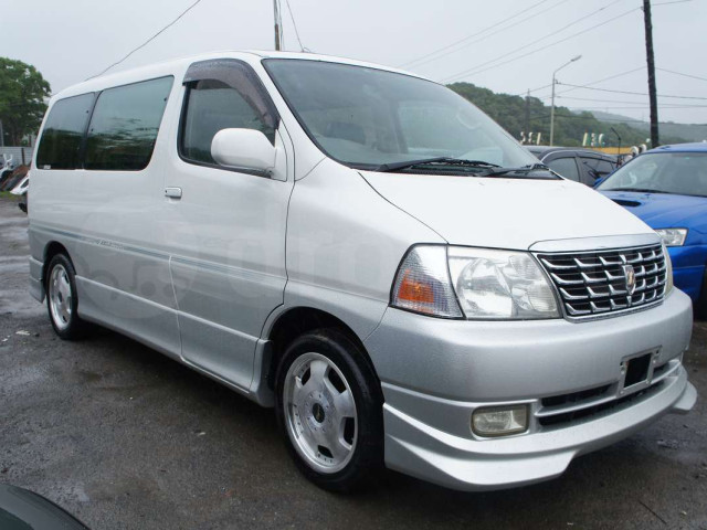 Toyota Grand Hiace фото