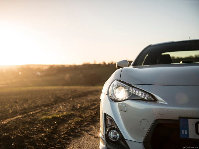 Toyota GT86 TRD фото