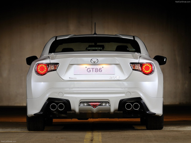 Toyota GT86 TRD фото