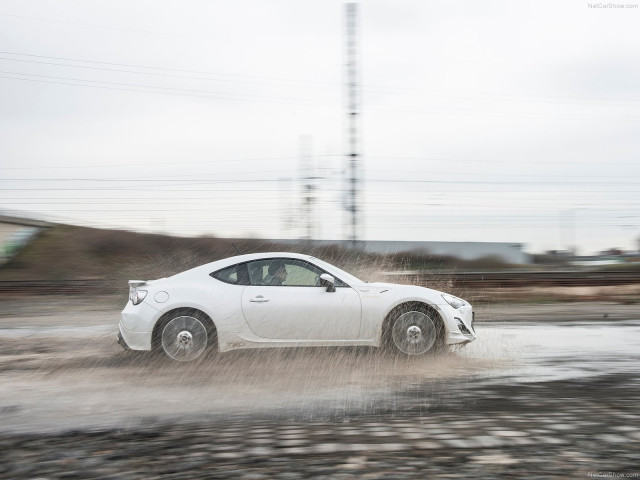 Toyota GT86 TRD фото