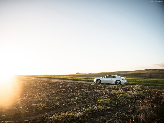 Toyota GT86 TRD фото